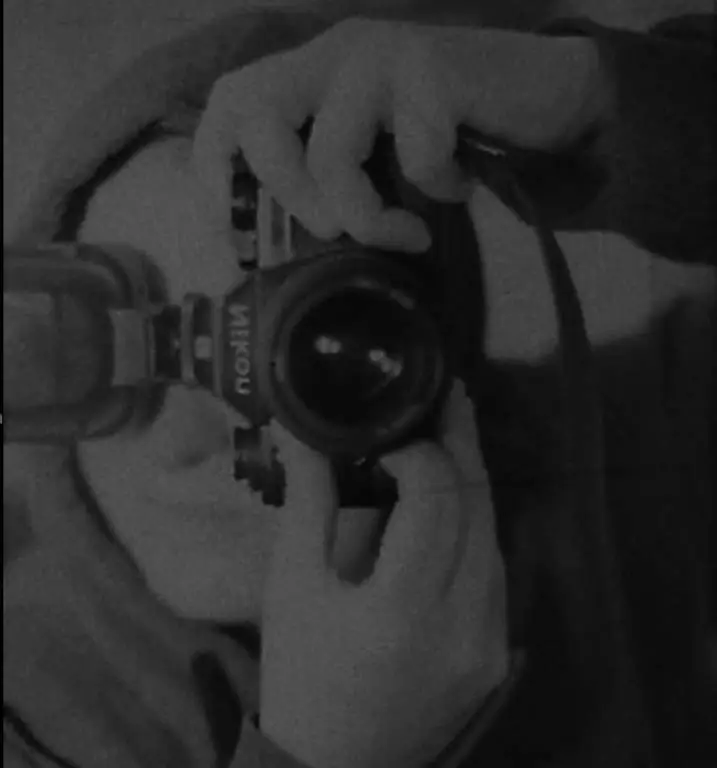 therapeutic photography exercises — mindful camera practice for emotional wellbeing